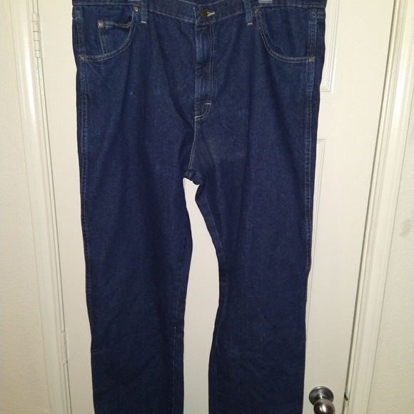 NWT Wrangler Rugged Wear Blue Dark Wash Denim Jeans Men's sz 42x34. - Picture 1 of 9